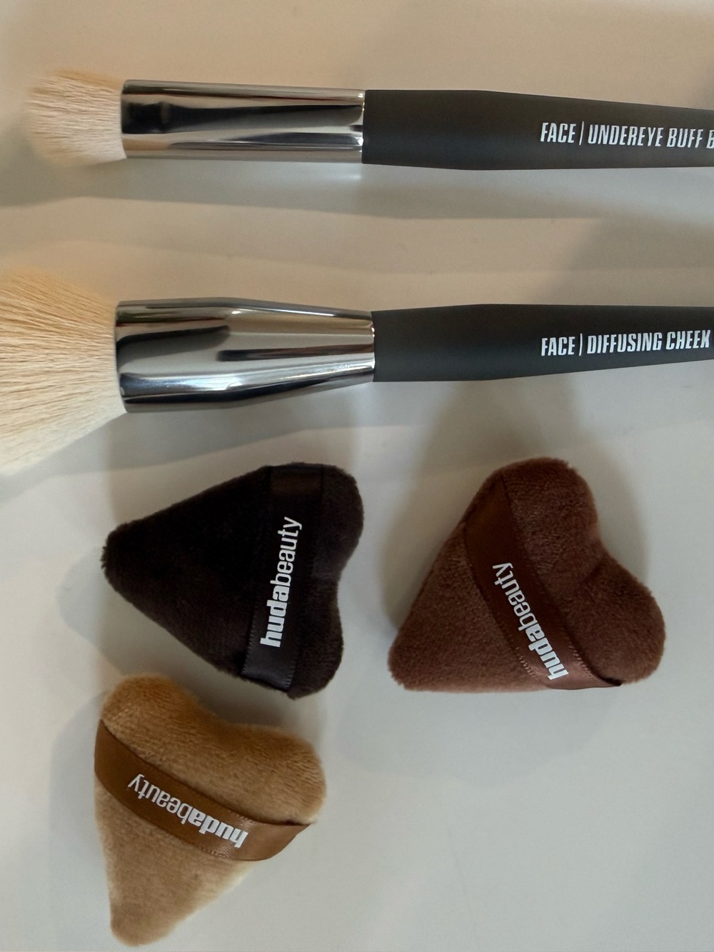 NIB Huda Beauty Make Up Brush & Puff Bundle! Regular $99